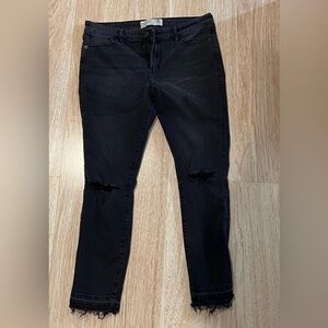 Abercrombie & Fitch Size 8 Black Ankle Jeans